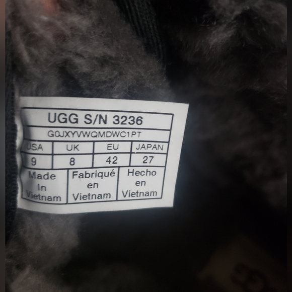 UGG - Picture 3 of 7